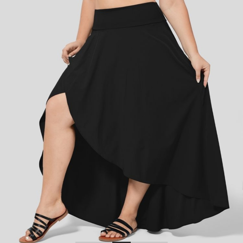 Brand spanking new flowy black skirt - Halara